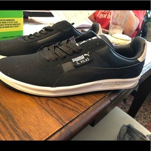 Men’s Pumas Tennis G. Vilas Size 9
